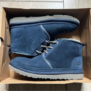 UGG Neumel II Tasman Boots Ocean Blue Size 5 Youth